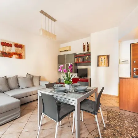 Martesana Flat With Balcony - M1 Gorla And Turro アパート ミラノ